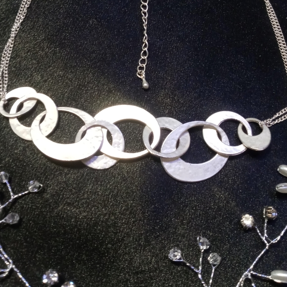 Cookie Lee Circle link necklace on a double box chain.16+ 3 long - Picture 4 of 5